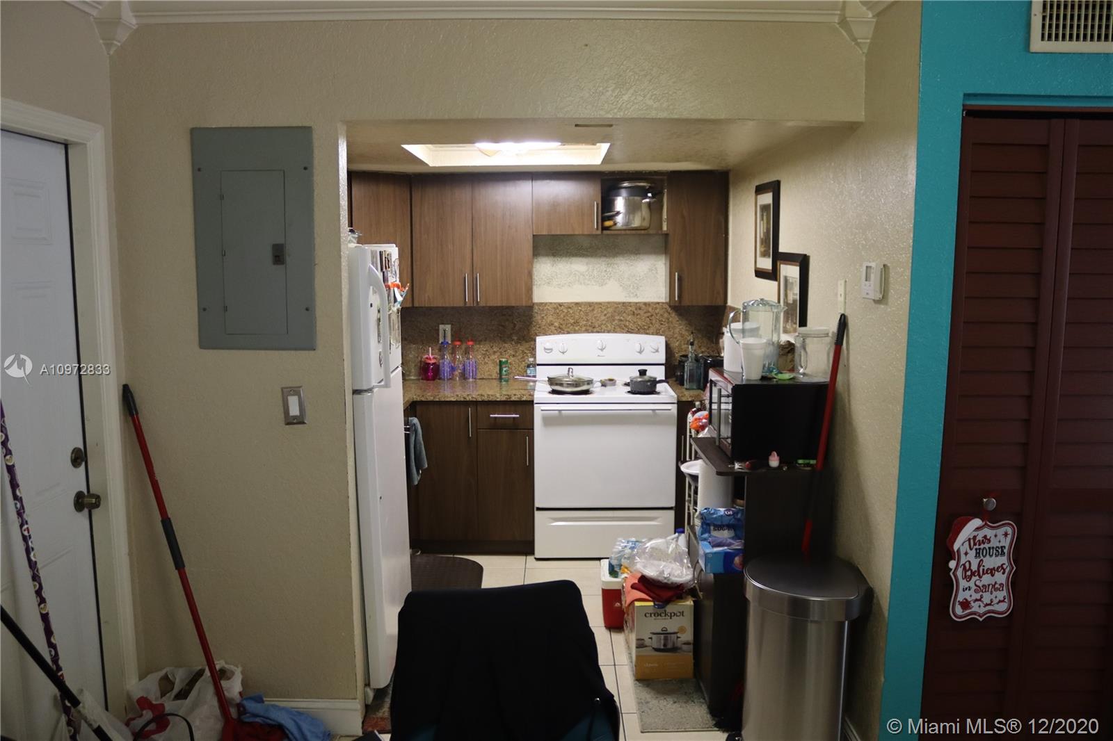 See details / 2100 sq. ft. $ 2020-12-17 0 Photo