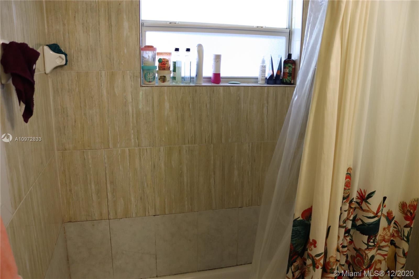 See details / 2100 sq. ft. $ 2020-12-17 0 Photo