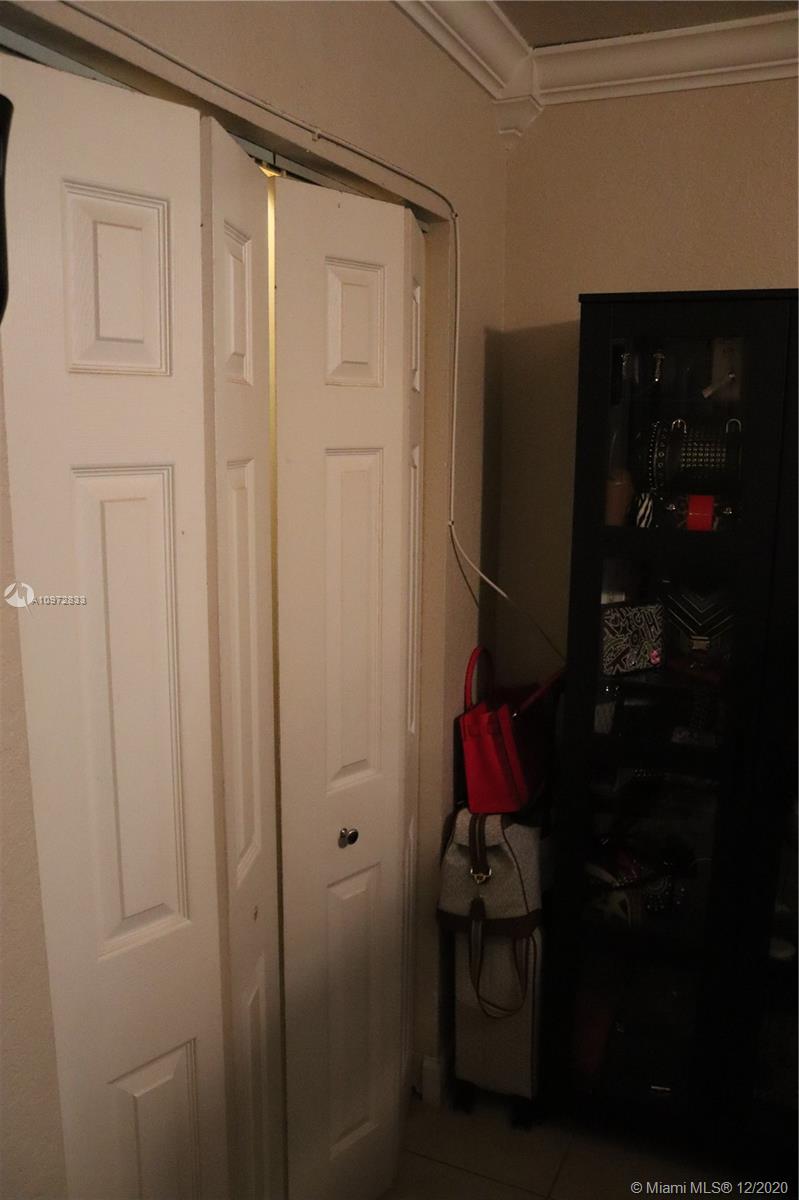 See details / 2100 sq. ft. $ 2020-12-17 0 Photo