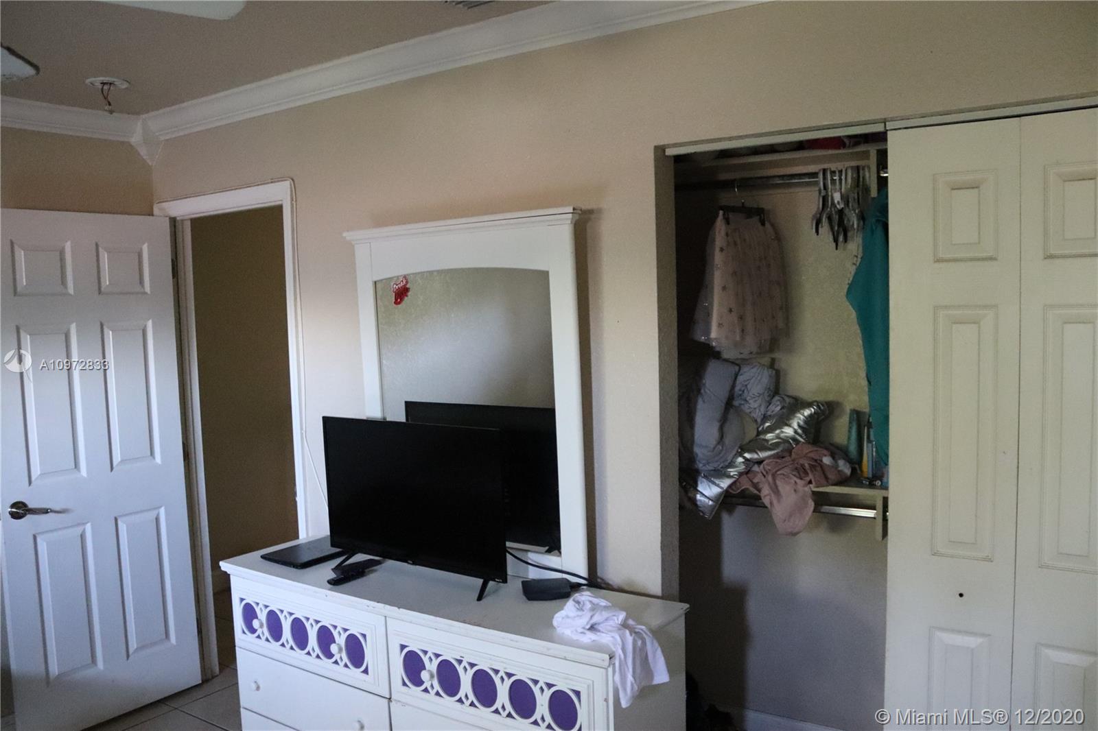 See details / 2100 sq. ft. $ 2020-12-17 0 Photo
