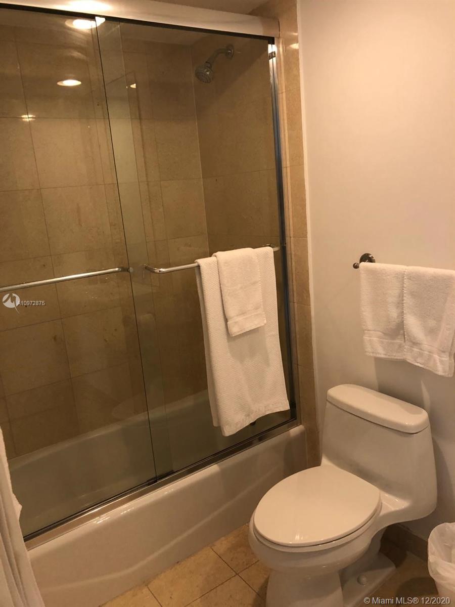 Ver detalles 5003 3 / 3 1733 sq. ft. $ 2021-01-15 0 foto
