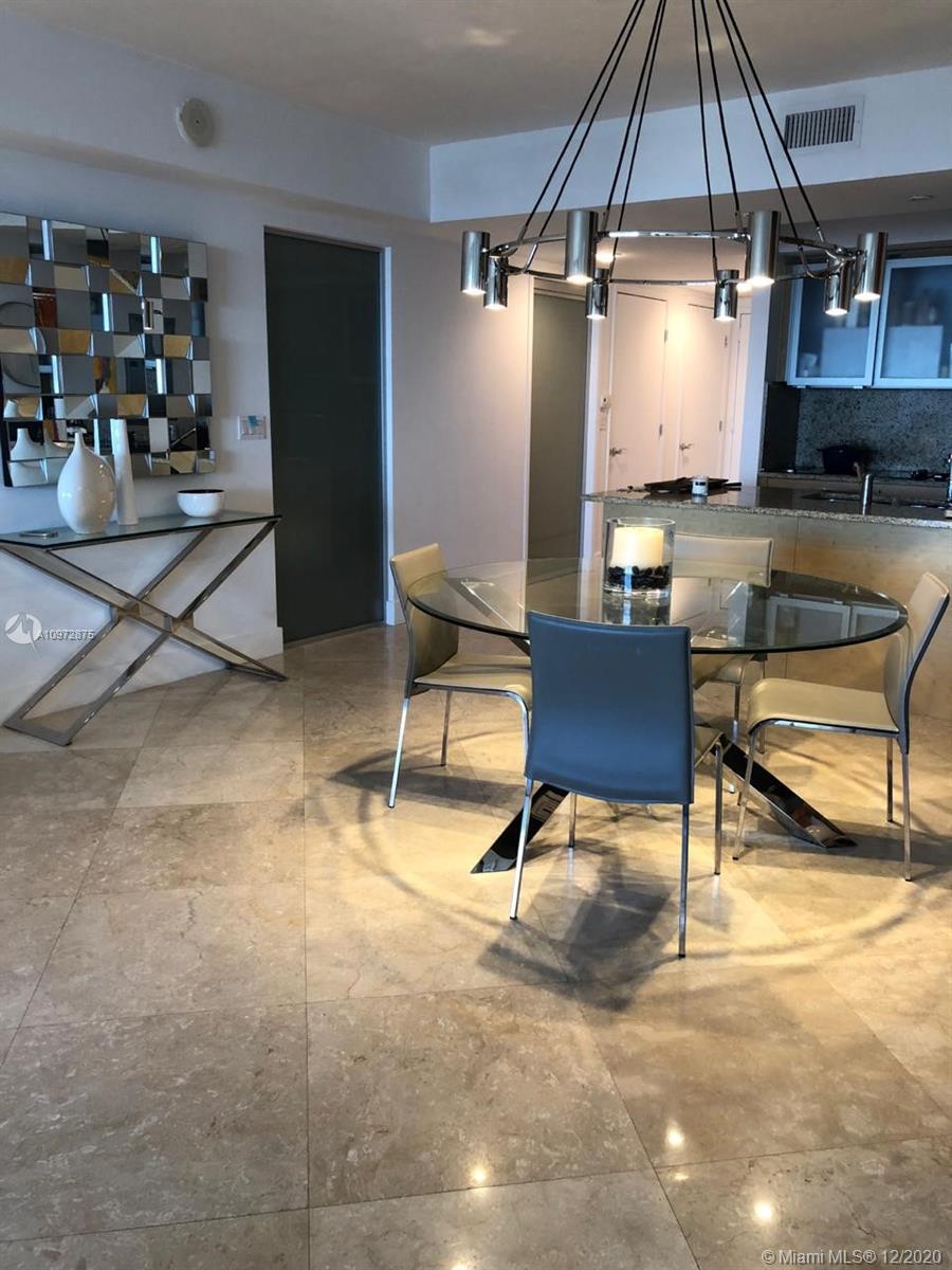 Ver detalles 5003 3 / 3 1733 sq. ft. $ 2021-01-15 0 foto