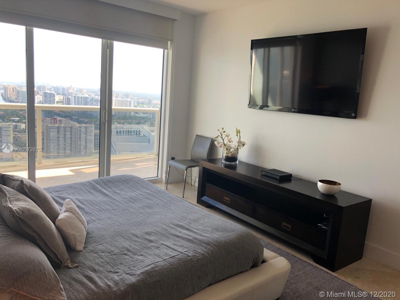 Ver detalles 5003 3 / 3 1733 sq. ft. $ 2021-01-15 0 foto