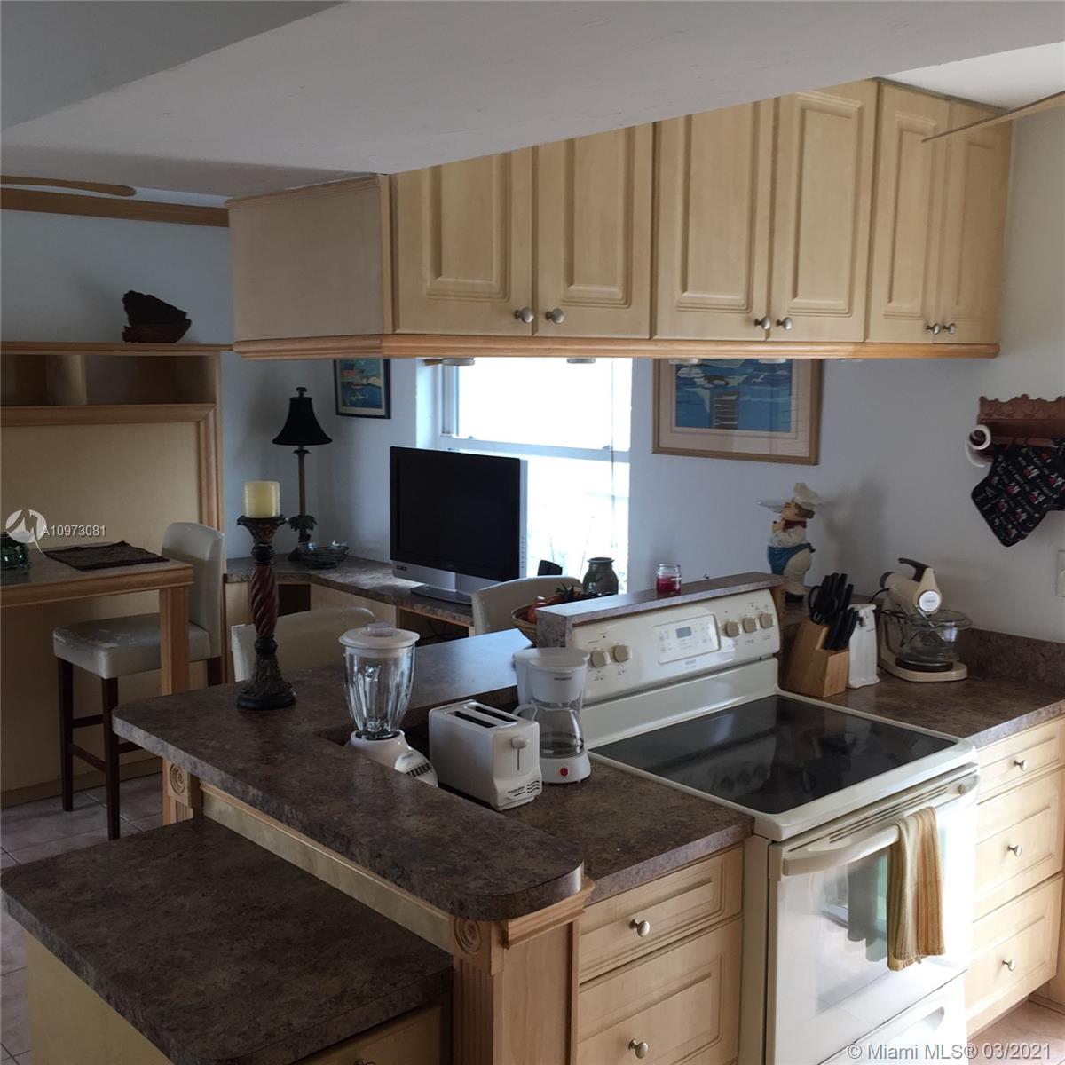See details / 1672 sq. ft. $ 2020-12-21 0 Photo