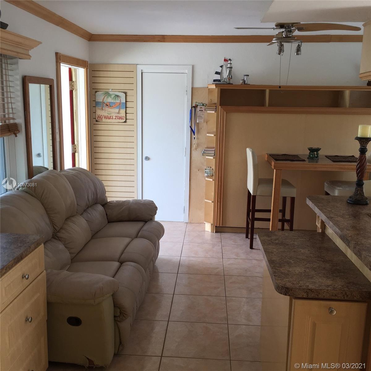 See details / 1672 sq. ft. $ 2020-12-21 0 Photo