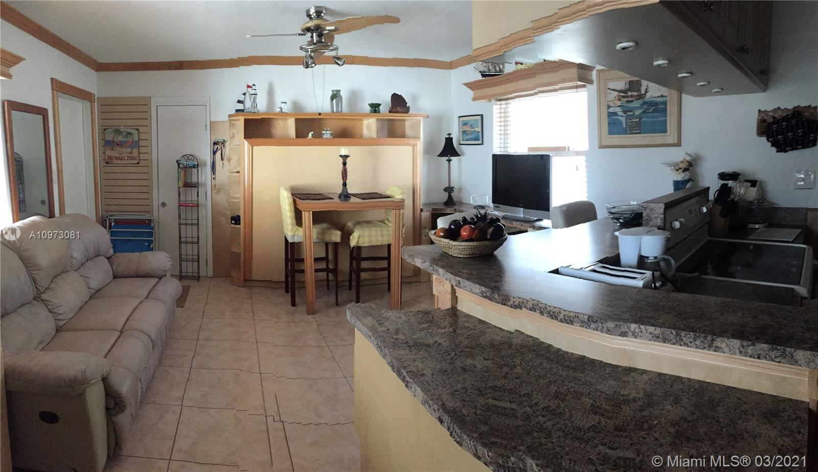 See details / 1672 sq. ft. $ 2020-12-21 0 Photo