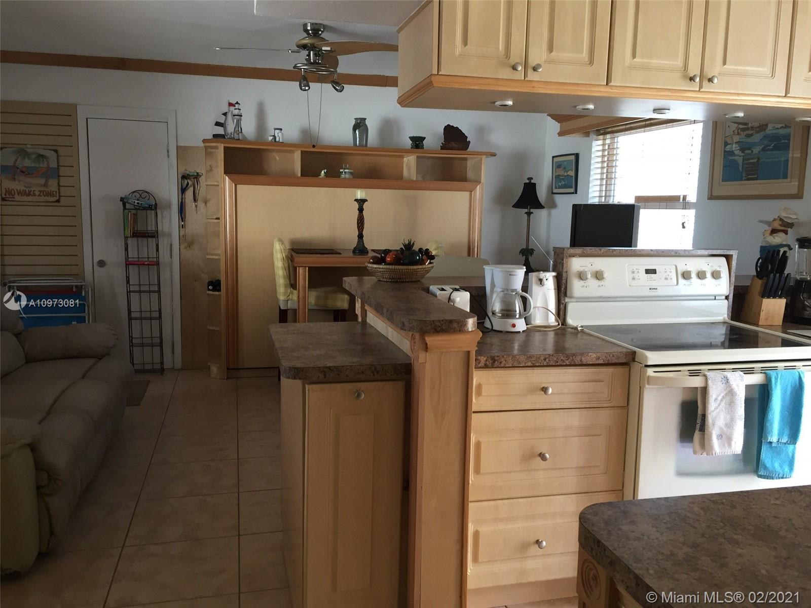 See details / 1672 sq. ft. $ 2020-12-21 0 Photo