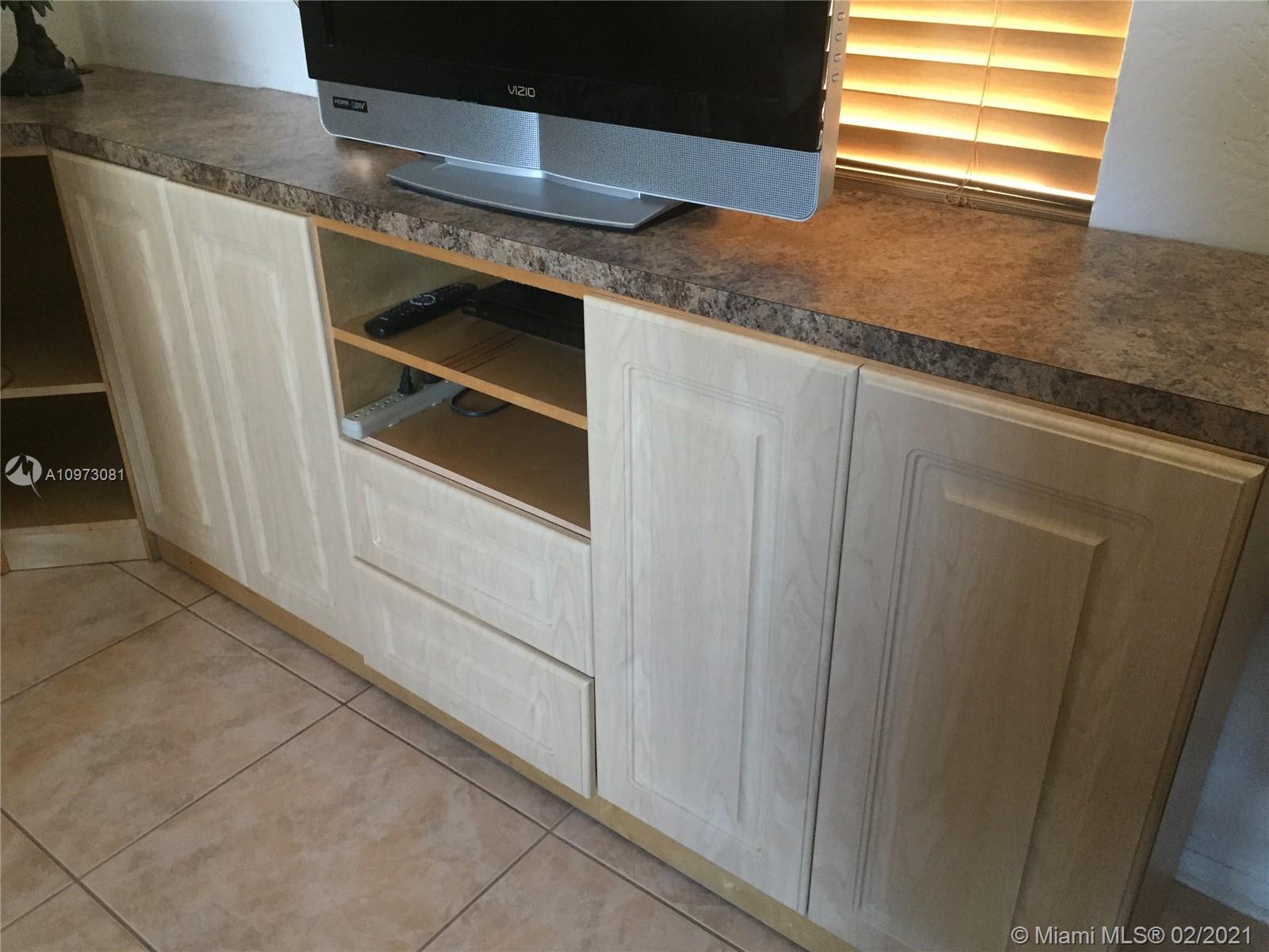 See details / 1672 sq. ft. $ 2020-12-21 0 Photo