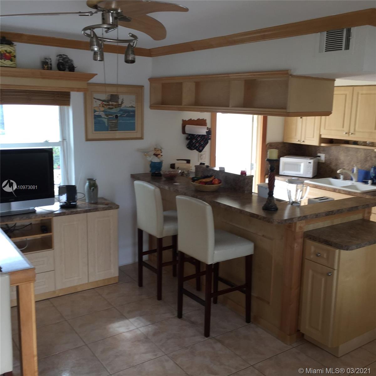 See details / 1672 sq. ft. $ 2020-12-21 0 Photo