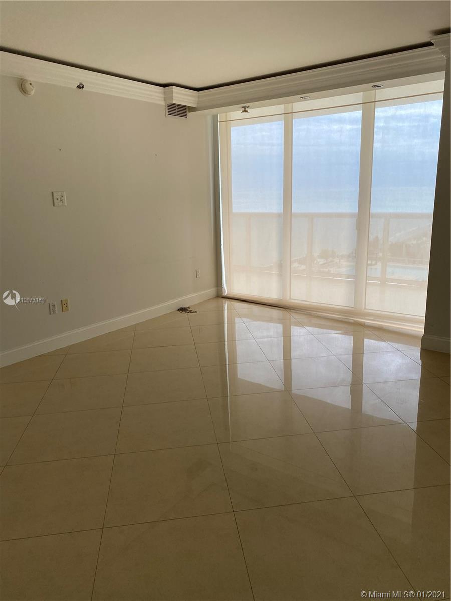 Ver detalles 1204 3 / 3 1675 sq. ft. $ 2020-12-18 0 foto