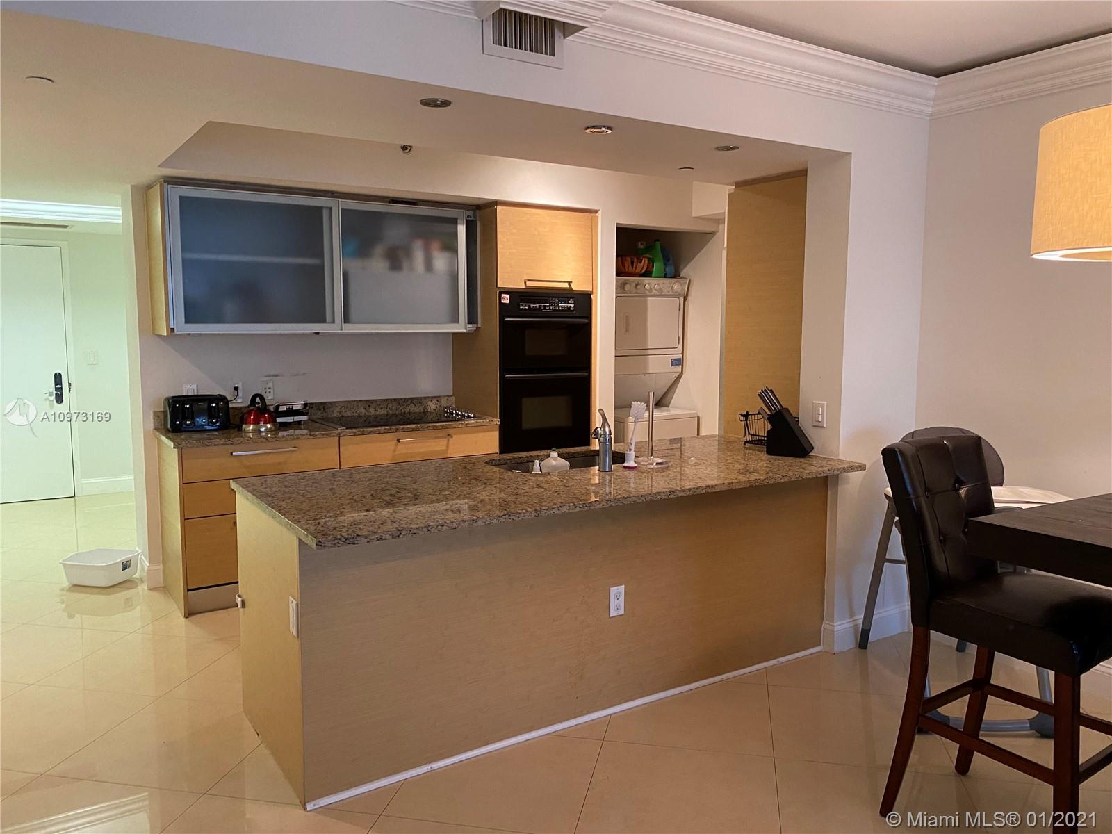 Ver detalles 1204 3 / 3 1675 sq. ft. $ 2020-12-18 0 foto