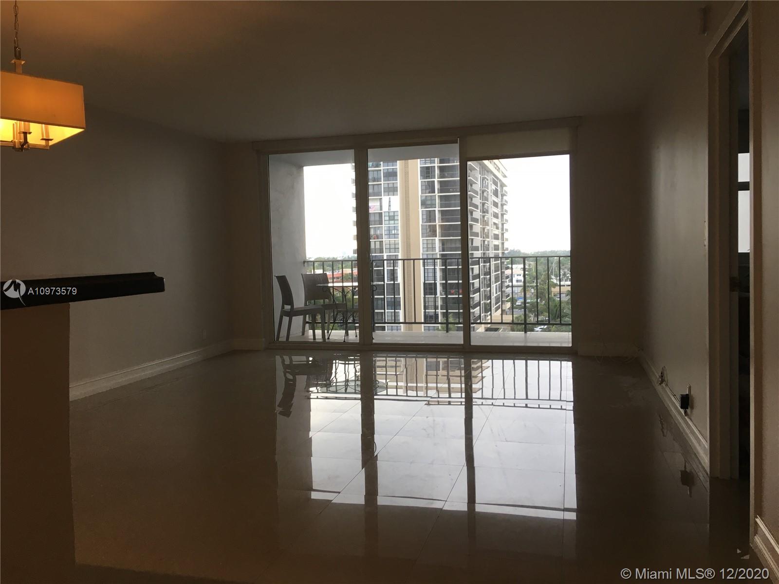 Photo of 2030 Ocean Dr #601, Hallandale Beach, Florida, 33009 - There is a GAS range!! And the gas is INCLUDED in your rent! As is water and the building's CENTRAL Heating and A/C, garbage service, etc