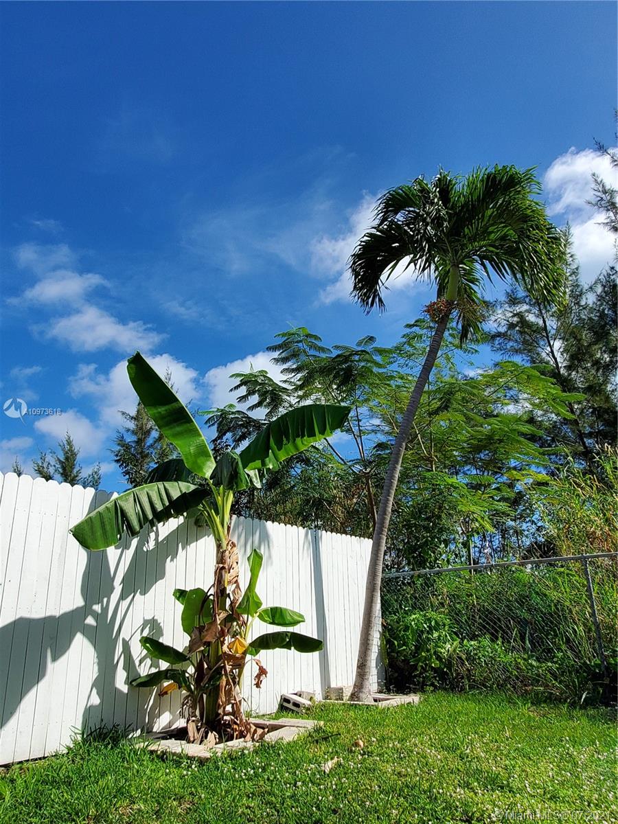 See details / 2100 sq. ft. $ 2021-04-14 0 Photo