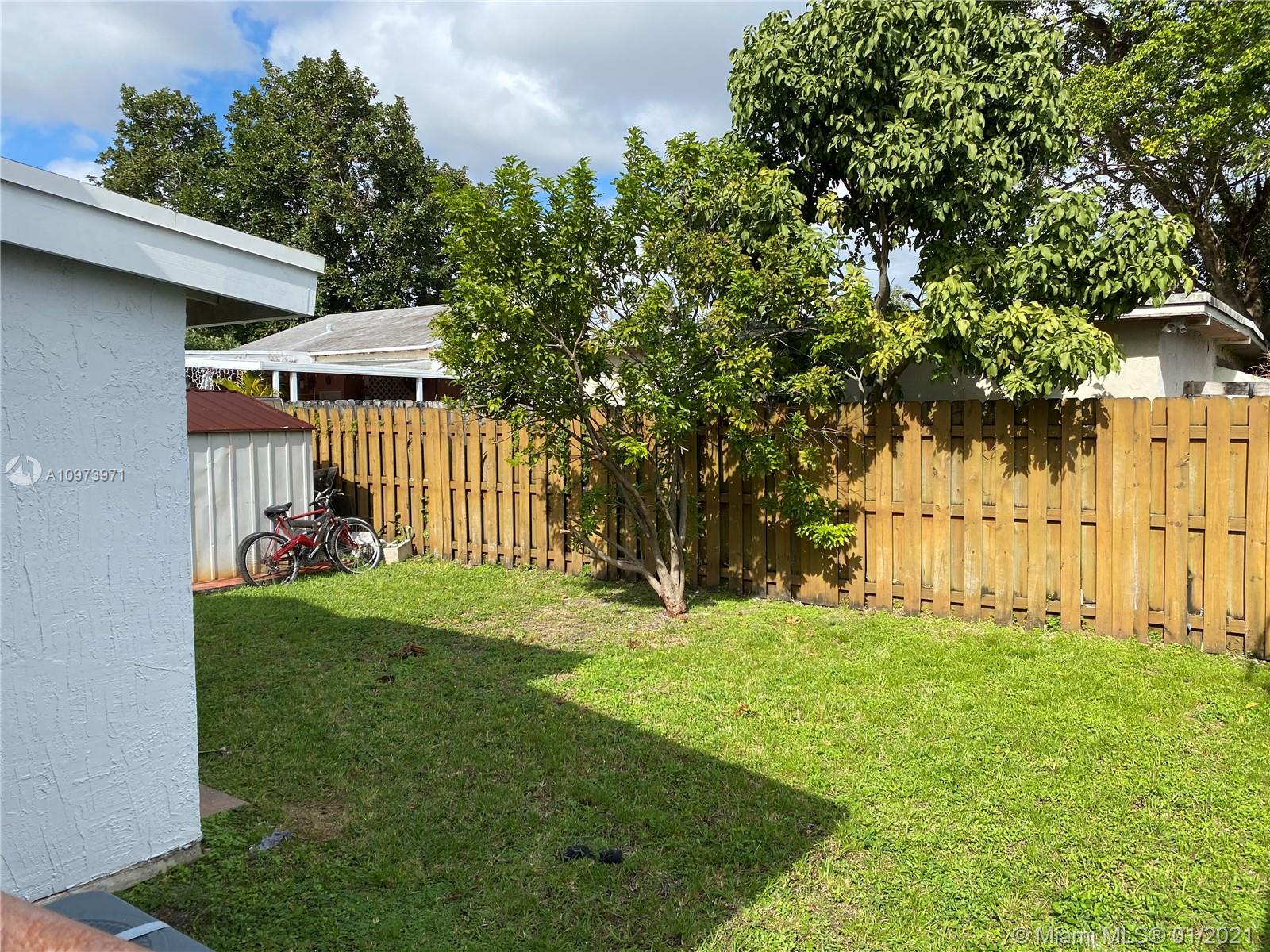 See details / 2403 sq. ft. $ 2020-12-21 0 Photo