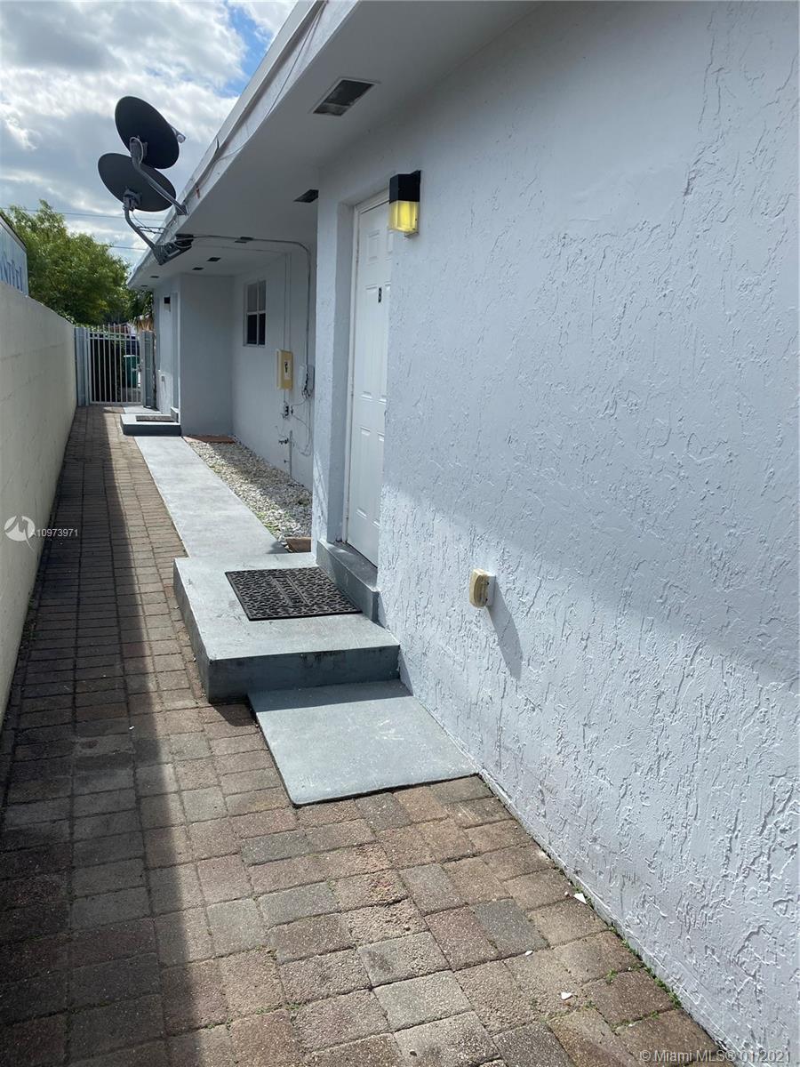 See details / 2403 sq. ft. $ 2020-12-21 0 Photo