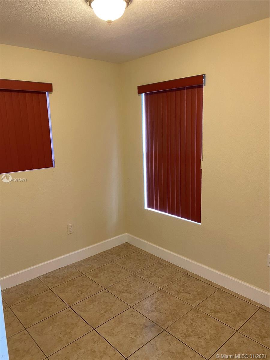 See details / 2403 sq. ft. $ 2020-12-21 0 Photo