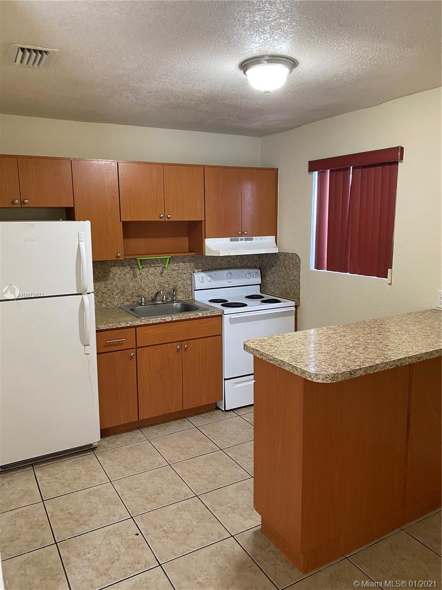 See details / 2403 sq. ft. $ 2020-12-21 0 Photo