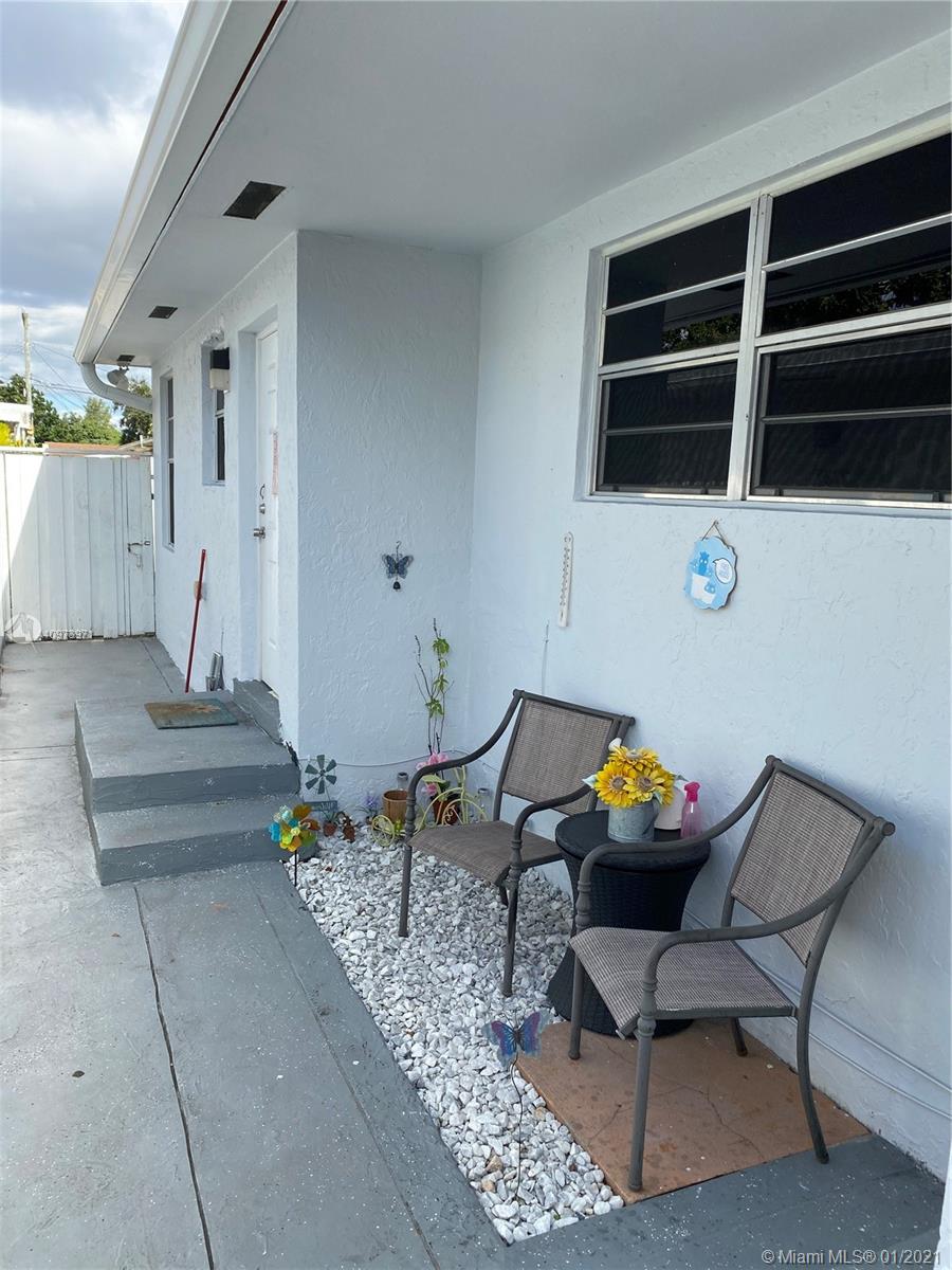 See details / 2403 sq. ft. $ 2020-12-21 0 Photo