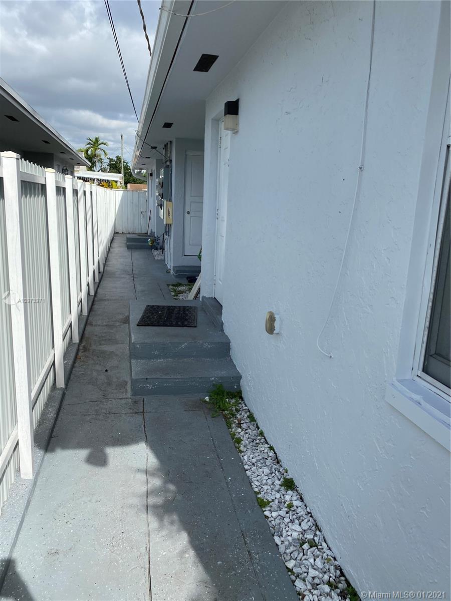 See details / 2403 sq. ft. $ 2020-12-21 0 Photo