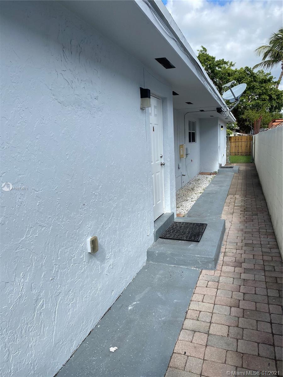 See details / 2403 sq. ft. $ 2020-12-21 0 Photo
