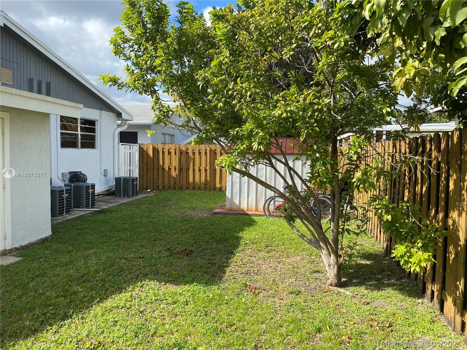 See details / 2403 sq. ft. $ 2020-12-21 0 Photo