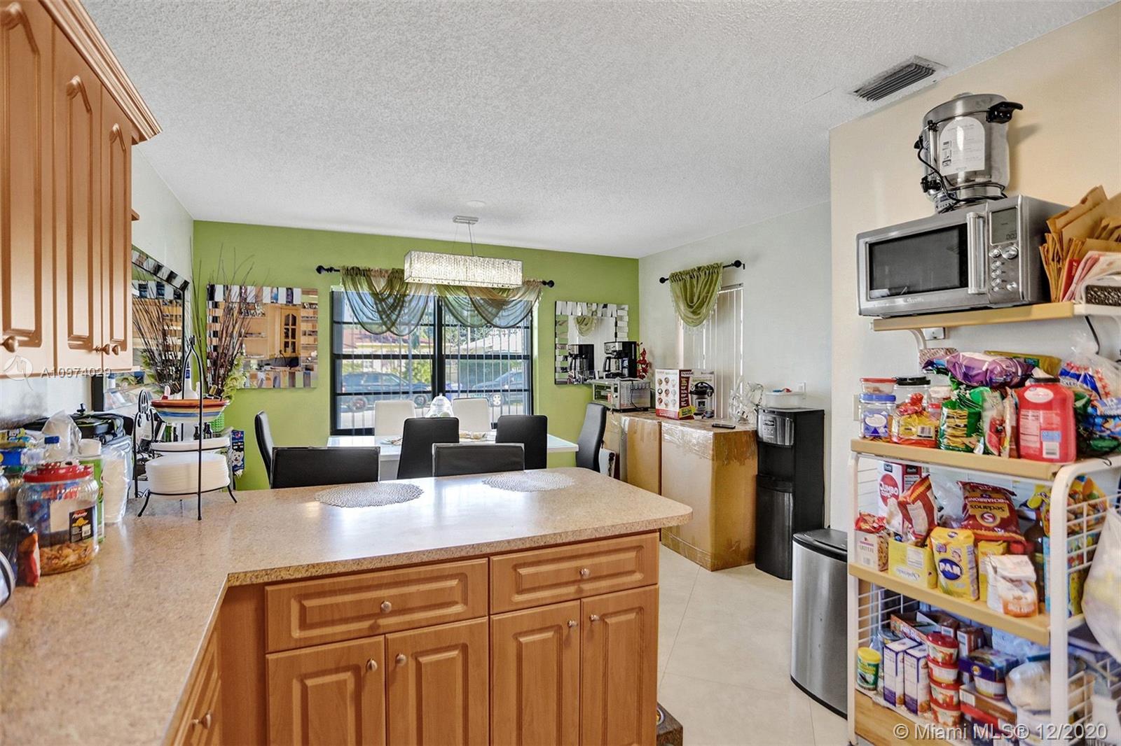 See details / 2833 sq. ft. $ 2020-12-21 0 Photo