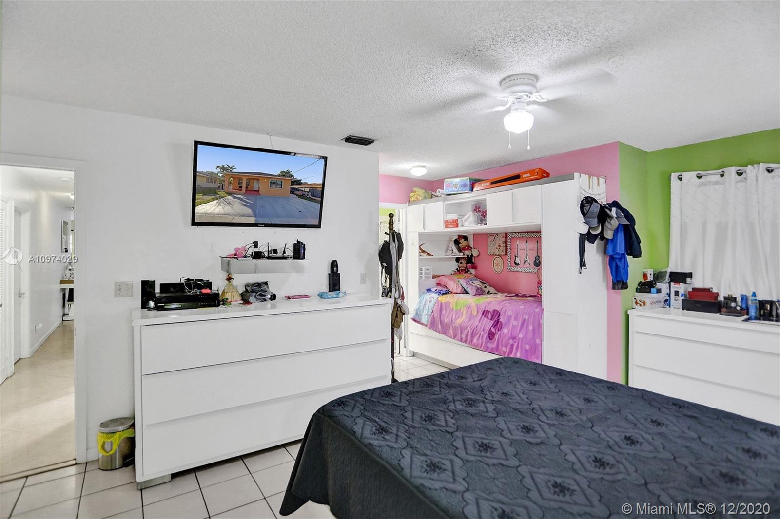 See details / 2833 sq. ft. $ 2020-12-21 0 Photo