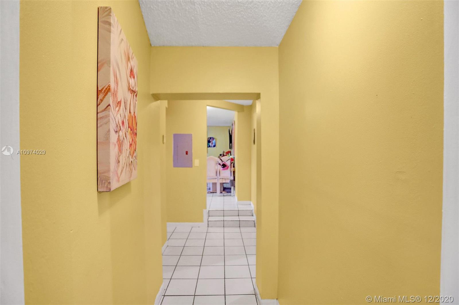 See details / 2833 sq. ft. $ 2020-12-21 0 Photo