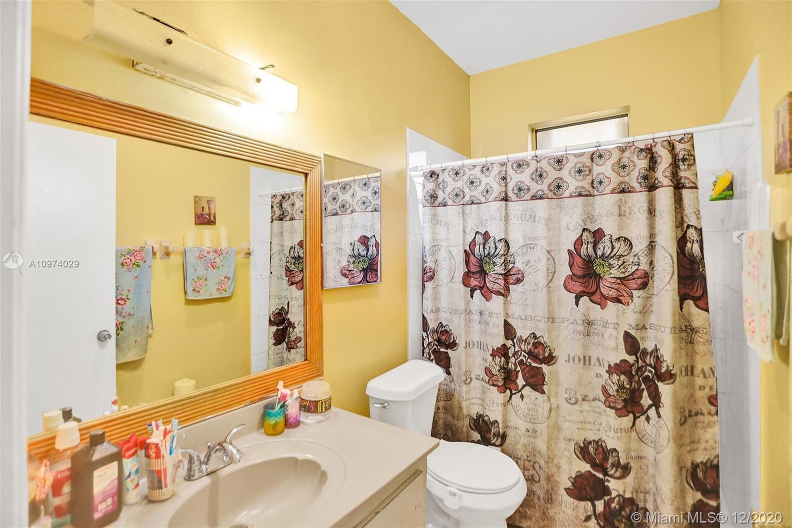 See details / 2833 sq. ft. $ 2020-12-21 0 Photo