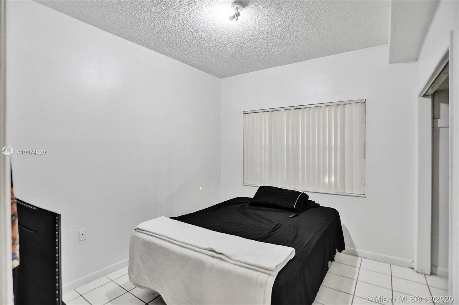 See details / 2833 sq. ft. $ 2020-12-21 0 Photo