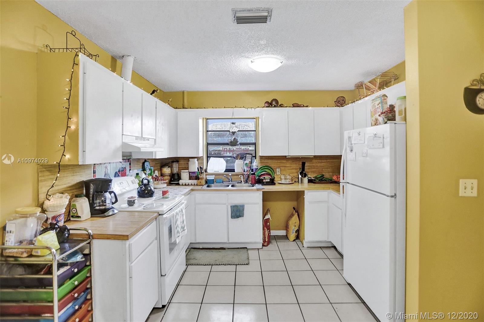 See details / 2833 sq. ft. $ 2020-12-21 0 Photo