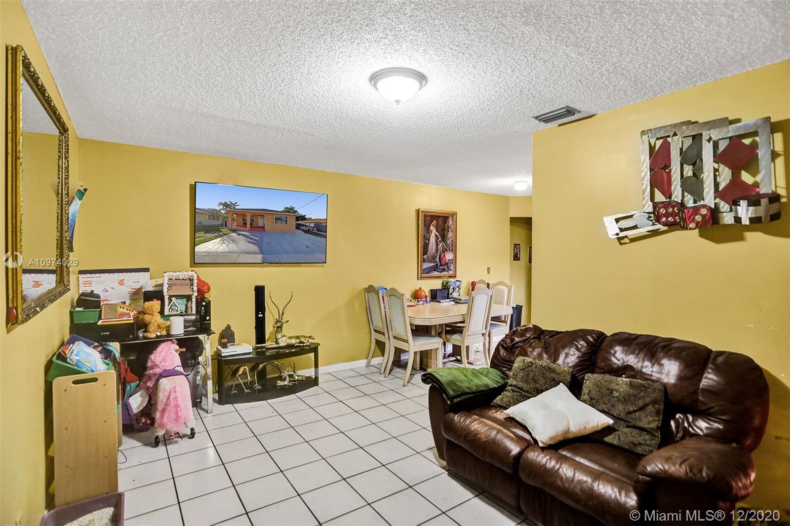 See details / 2833 sq. ft. $ 2020-12-21 0 Photo