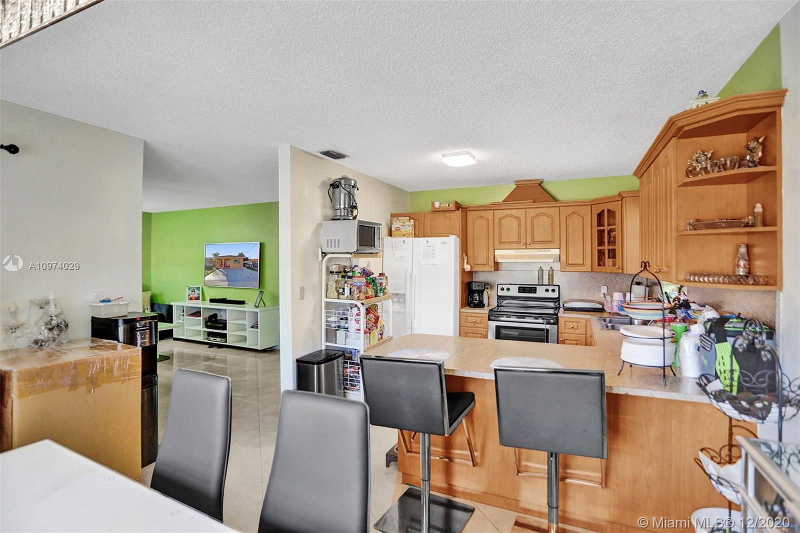 See details / 2833 sq. ft. $ 2020-12-21 0 Photo