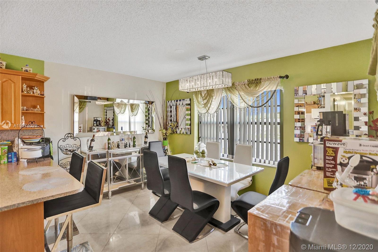 See details / 2833 sq. ft. $ 2020-12-21 0 Photo