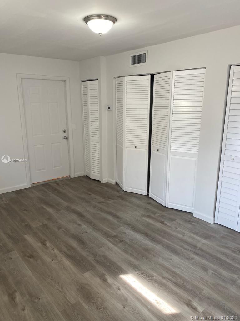 See details / 2822 sq. ft. $ 2021-03-11 0 Photo