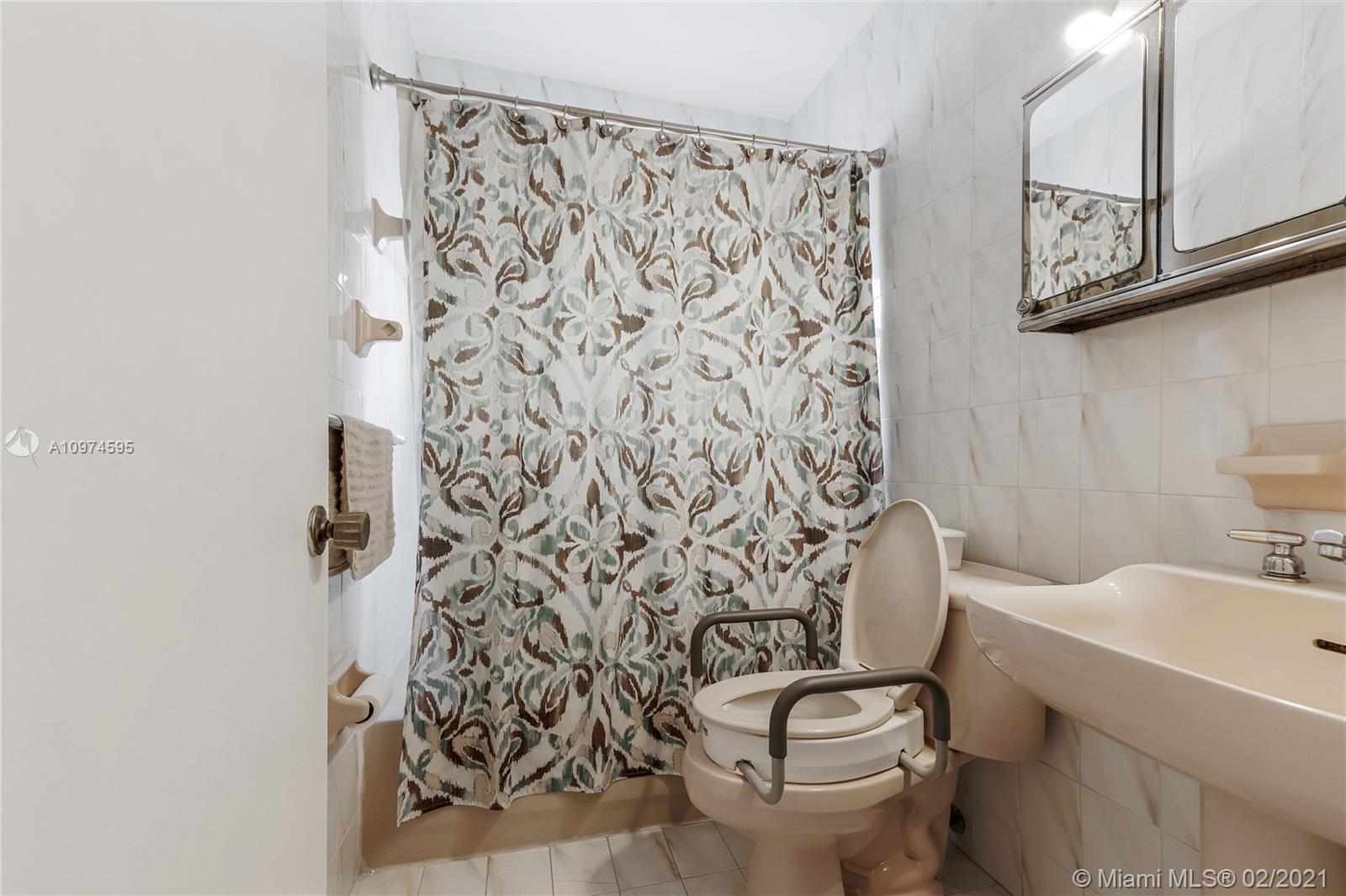 See details / 1844 sq. ft. $ 2021-02-17 0 Photo