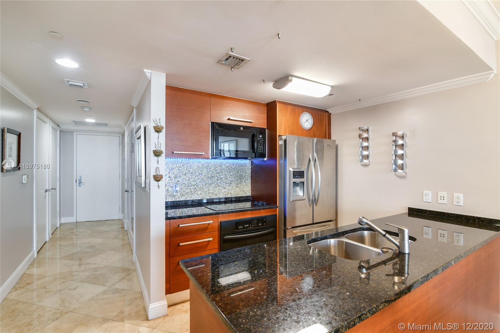 Ver detalles 3906 1 / 1 1086 sq. ft. $ 2020-12-24 0 foto