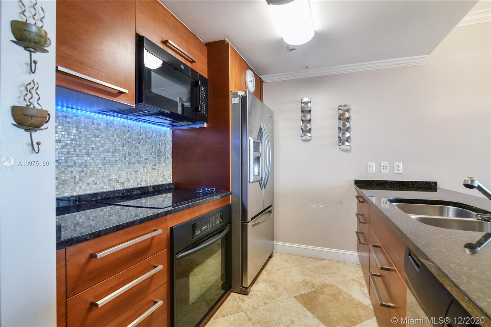 Ver detalles 3906 1 / 1 1086 sq. ft. $ 2020-12-24 0 foto