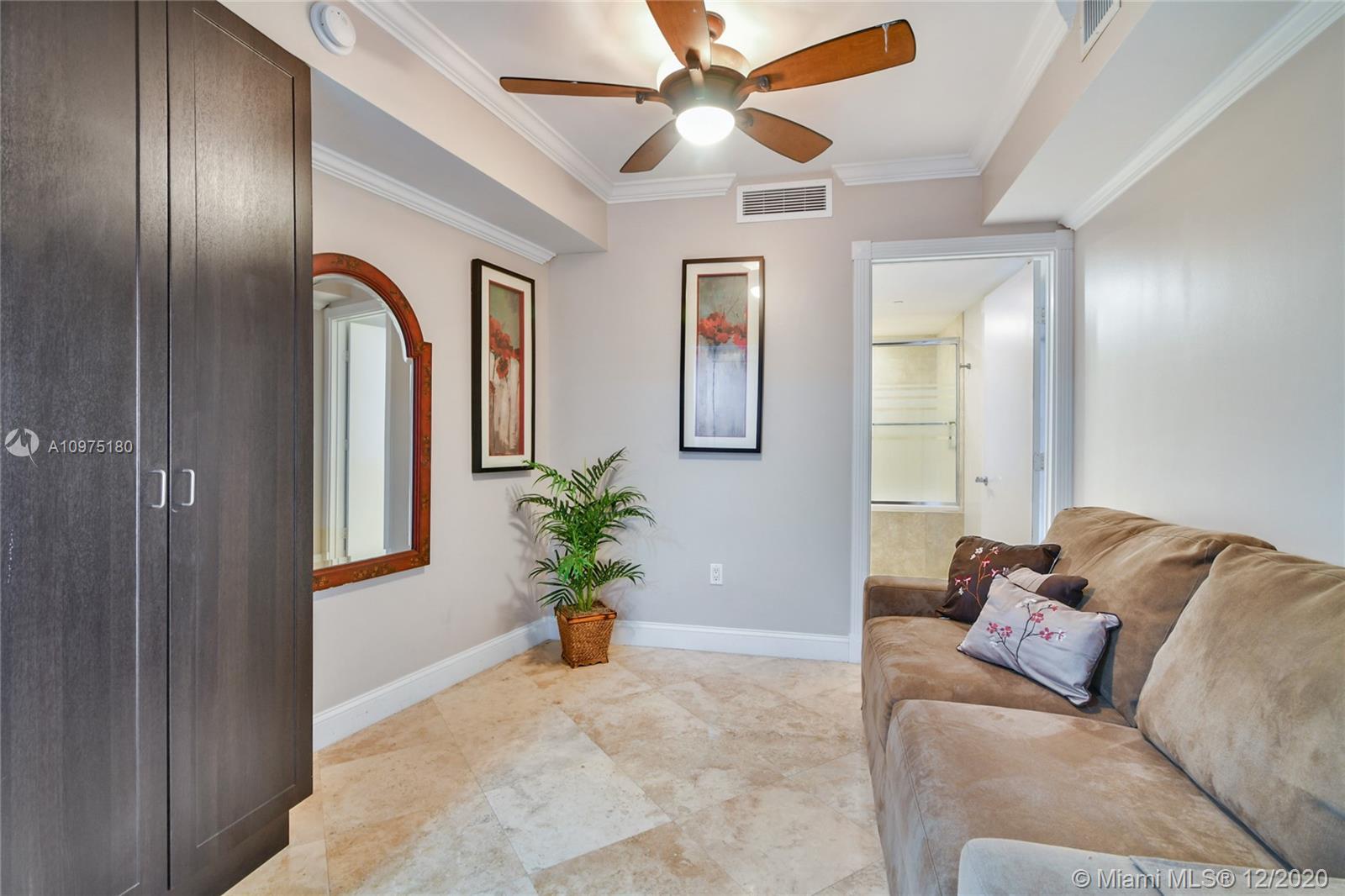 Ver detalles 3906 1 / 1 1086 sq. ft. $ 2020-12-24 0 foto