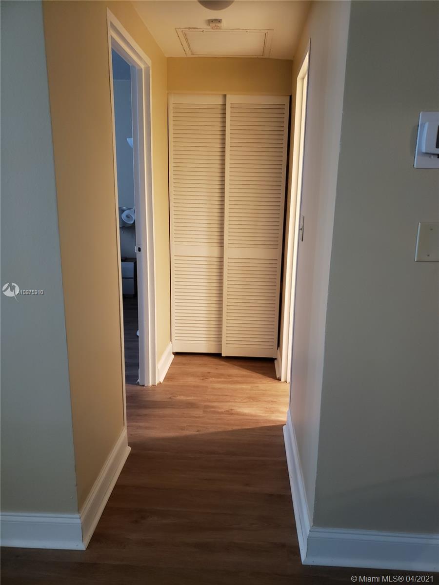 Photo of 3001 Ocean Dr #407, Hollywood, Florida, 33019 -