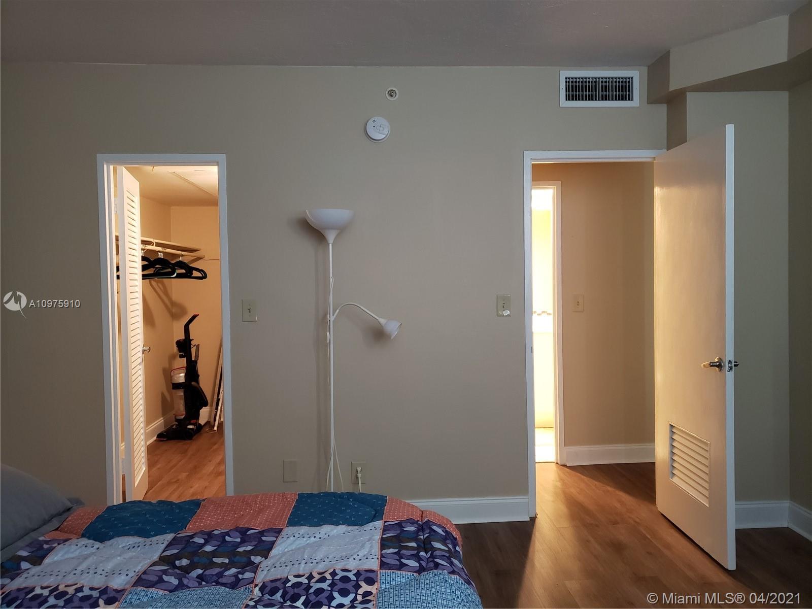 Photo of 3001 Ocean Dr #407, Hollywood, Florida, 33019 -