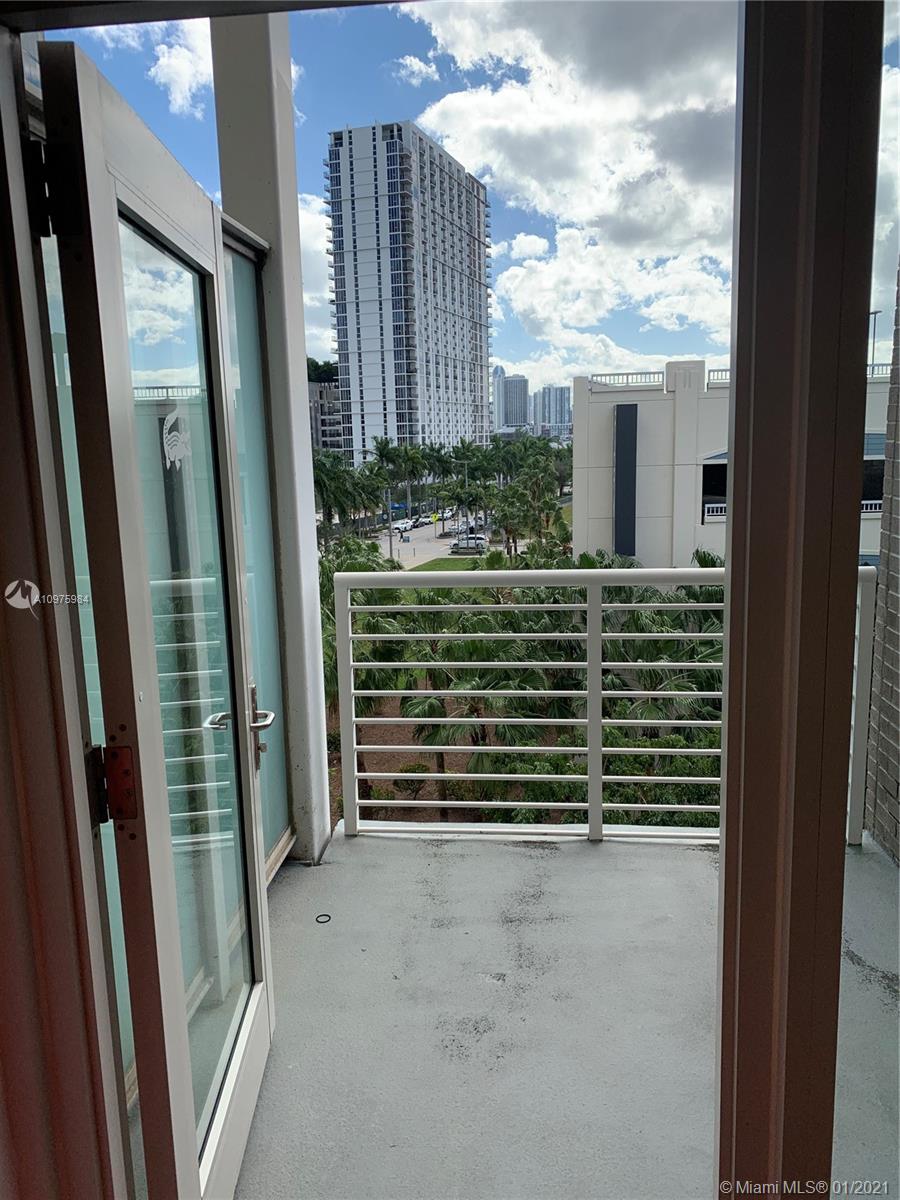 See details 321 / sq. ft. $ 2020-12-28 0 Photo