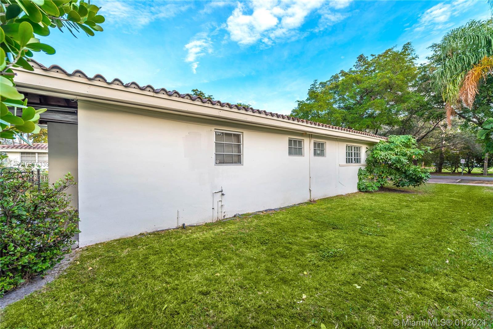 See details / 2700 sq. ft. $ 2020-12-29 0 Photo