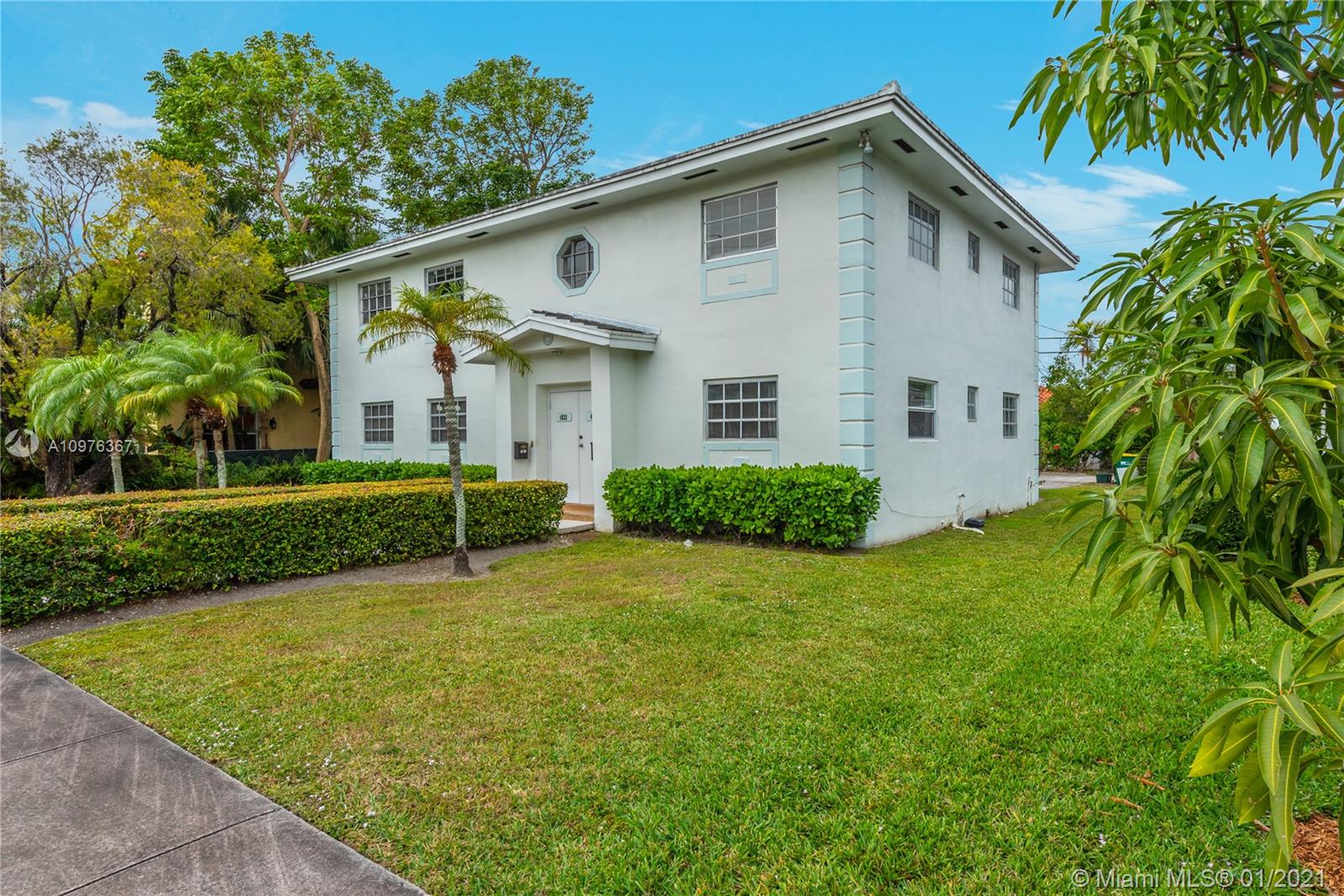See details / 3184 sq. ft. $ 2020-12-29 0 Photo
