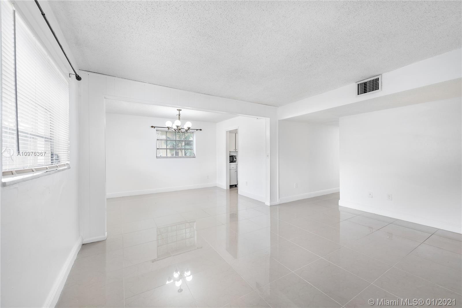 See details / 3184 sq. ft. $ 2020-12-29 0 Photo