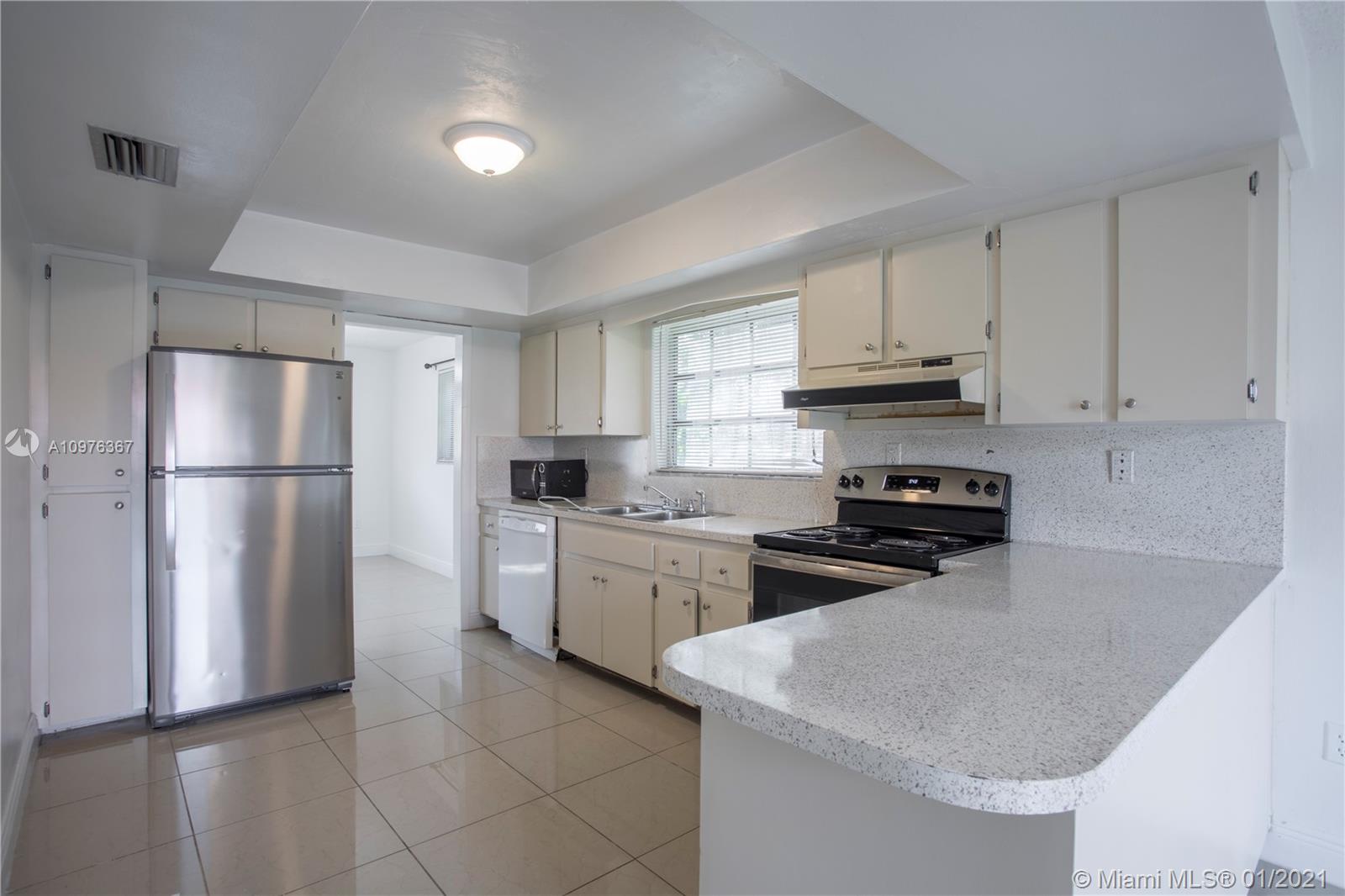 See details / 3184 sq. ft. $ 2020-12-29 0 Photo
