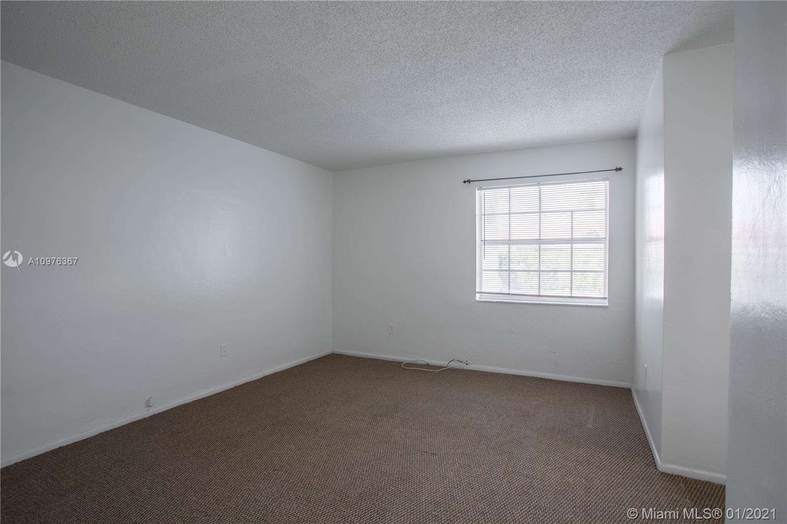 See details / 3184 sq. ft. $ 2020-12-29 0 Photo
