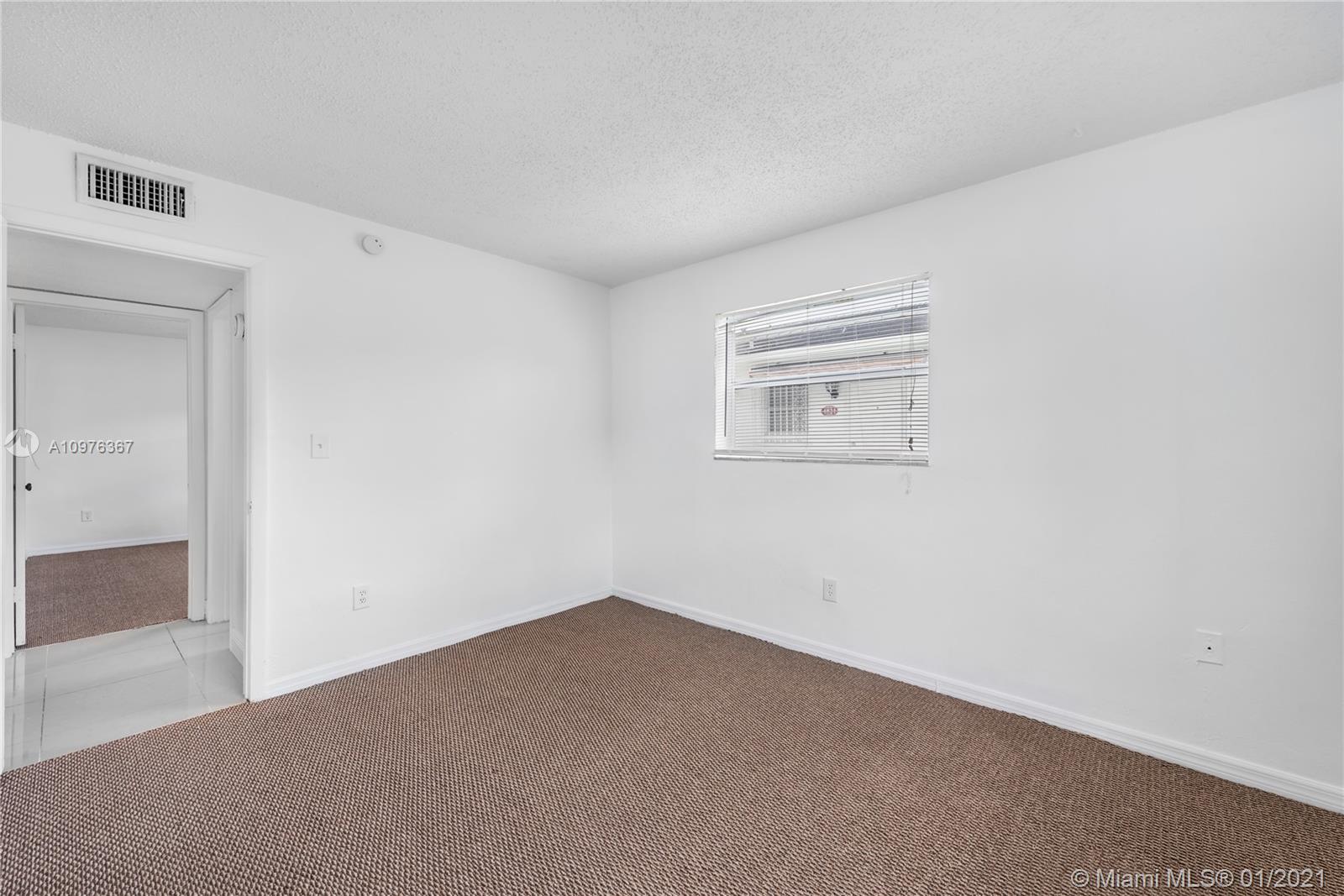 See details / 3184 sq. ft. $ 2020-12-29 0 Photo