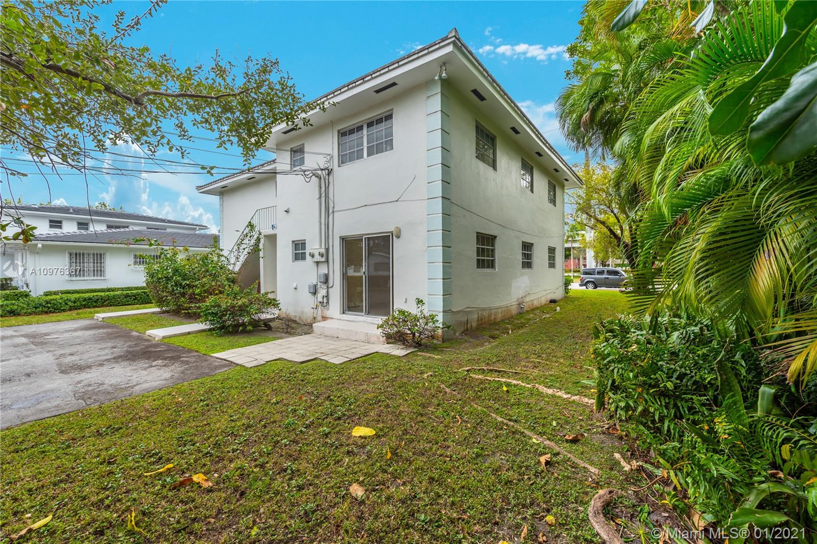 See details / 3184 sq. ft. $ 2020-12-29 0 Photo
