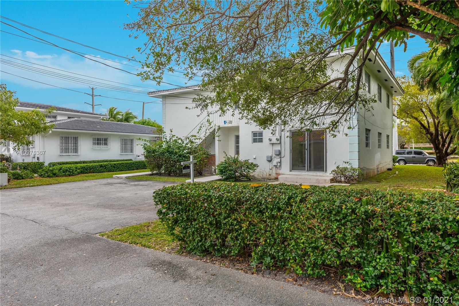 See details / 3184 sq. ft. $ 2020-12-29 0 Photo